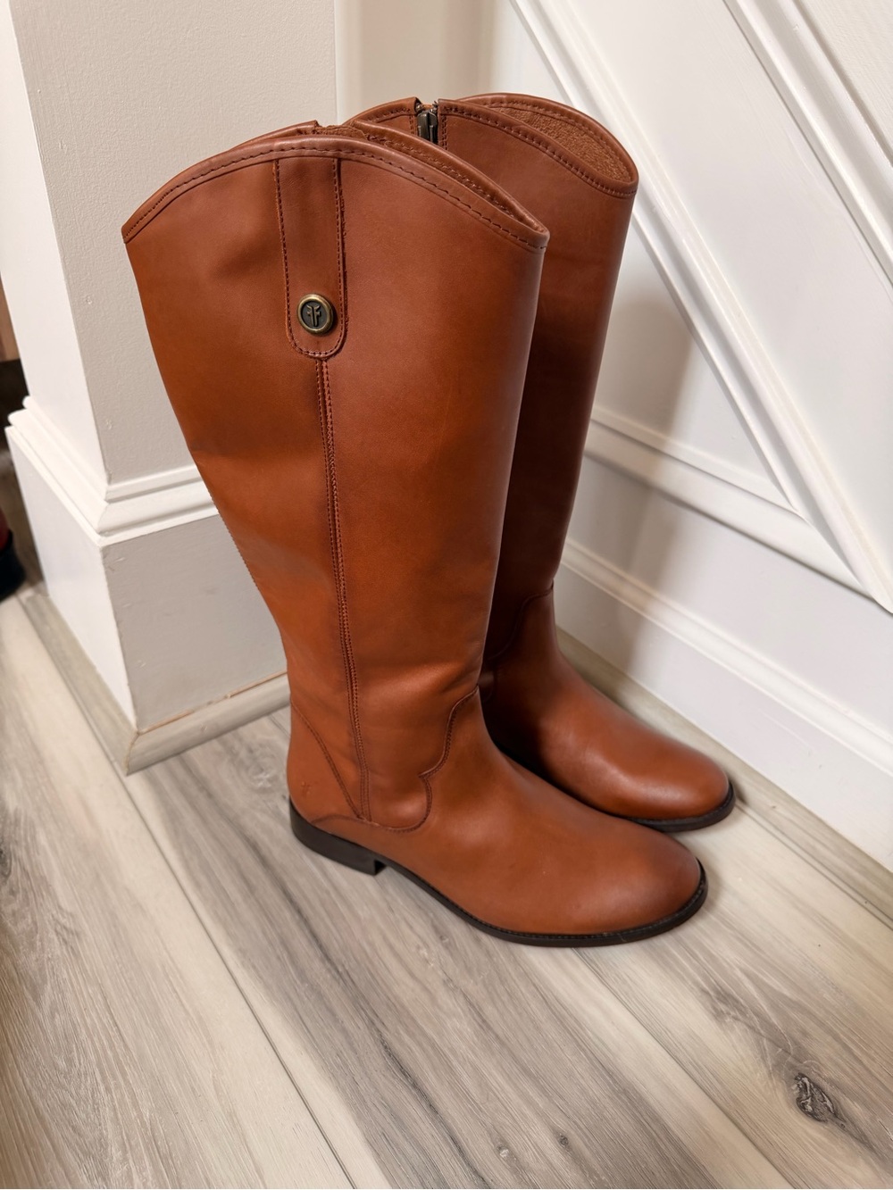 Frye Marissa Medallion Tall Boots NWOT 9.5